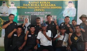 Pengurus NPCI Rohul berpose bersama Ketua NPCI Riau. Foto Mengabarkan.com