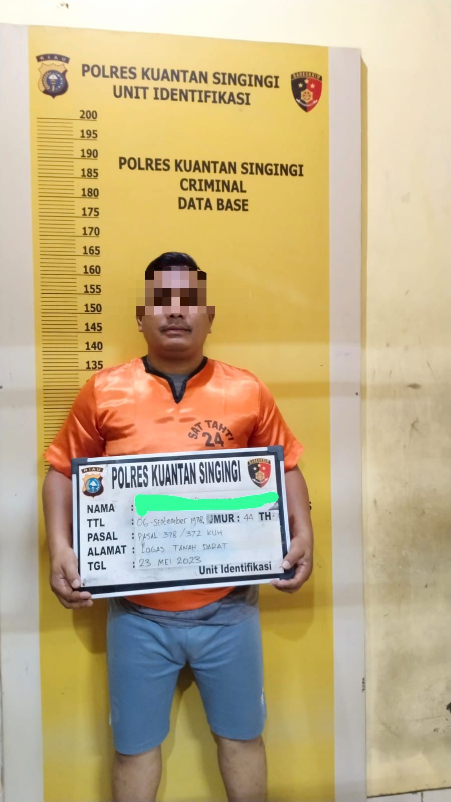 Tersangka J saat diamankan Sat Reskrim Polres Kuansing. Foto/Mengabarkan.co.